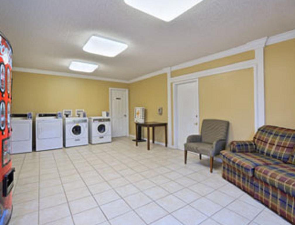 Travelodge By Wyndham Natchitoches Fasilitas foto