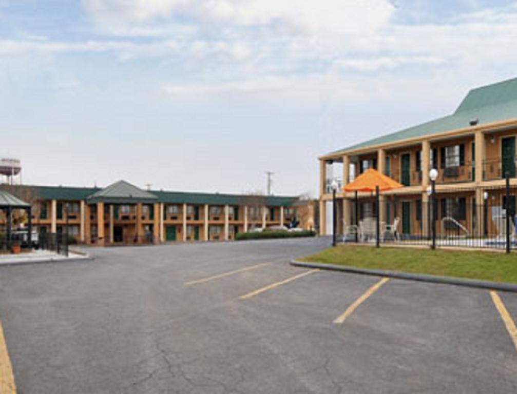 Travelodge By Wyndham Natchitoches Bagian luar foto